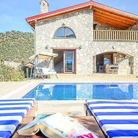 Sleeps 6 Pool Air Con Wifi Kayakoy